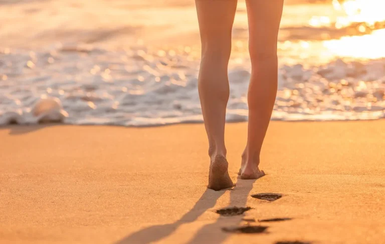 تفسير حلم المشي على رمال الشاطئ