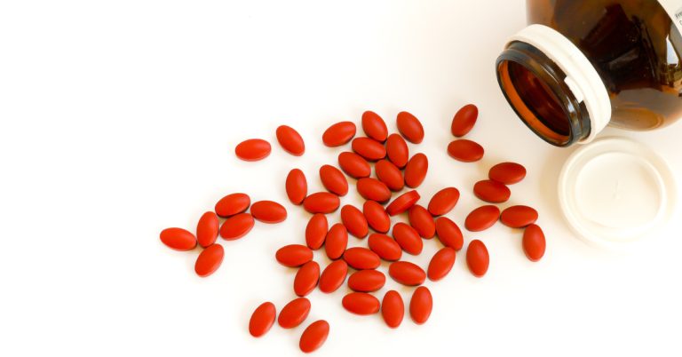 تأثير حبوب الحديد على الشعر